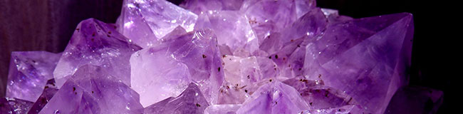 10 Reiki Crystal Books for Practitioners and Beginners - Featured